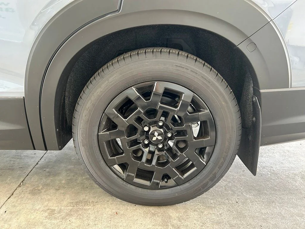 New 2026 Gray Mitsubishi Trail Edition image 17