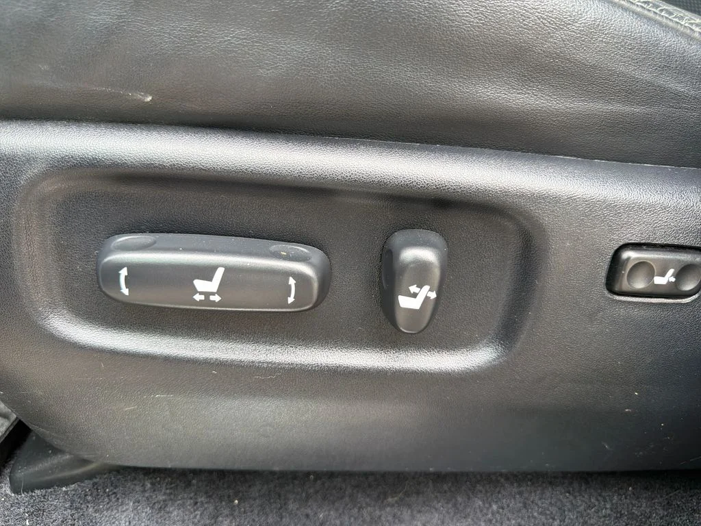 Used 2018 Blizzard Pearl Toyota  image 20