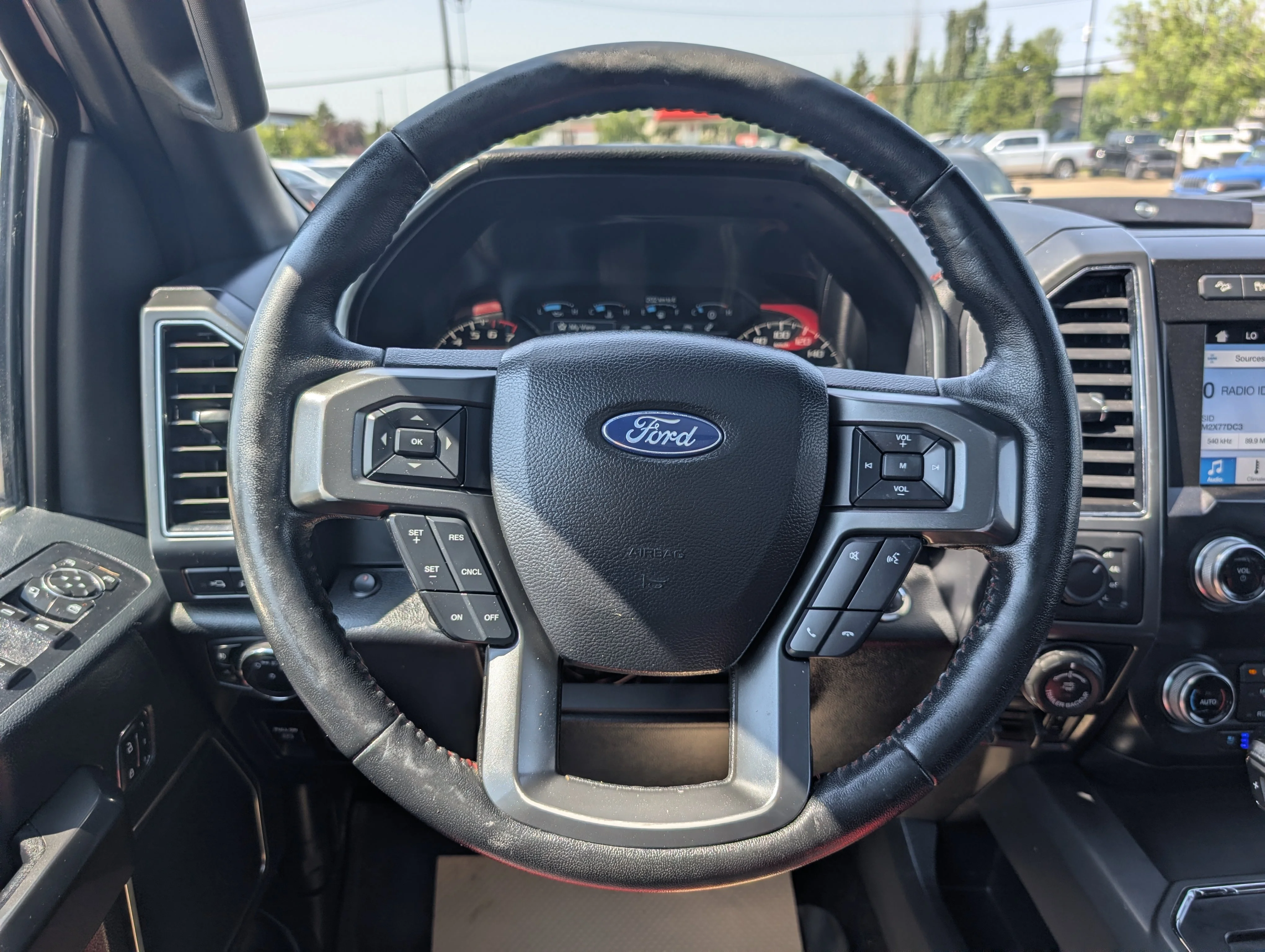 Used 2019 Oxford White Ford XL 4WD SuperCrew 5.5