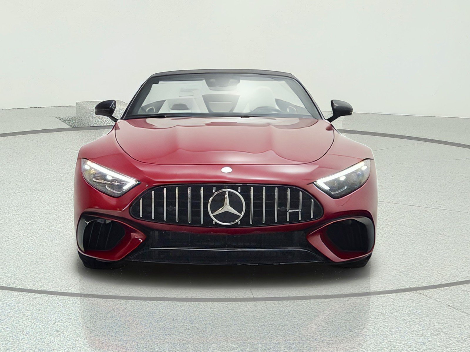 New 2027 MANUFAKTUR Patagonia Red Metallic Mercedes-Benz AMG® SL 63 Roadster image 2