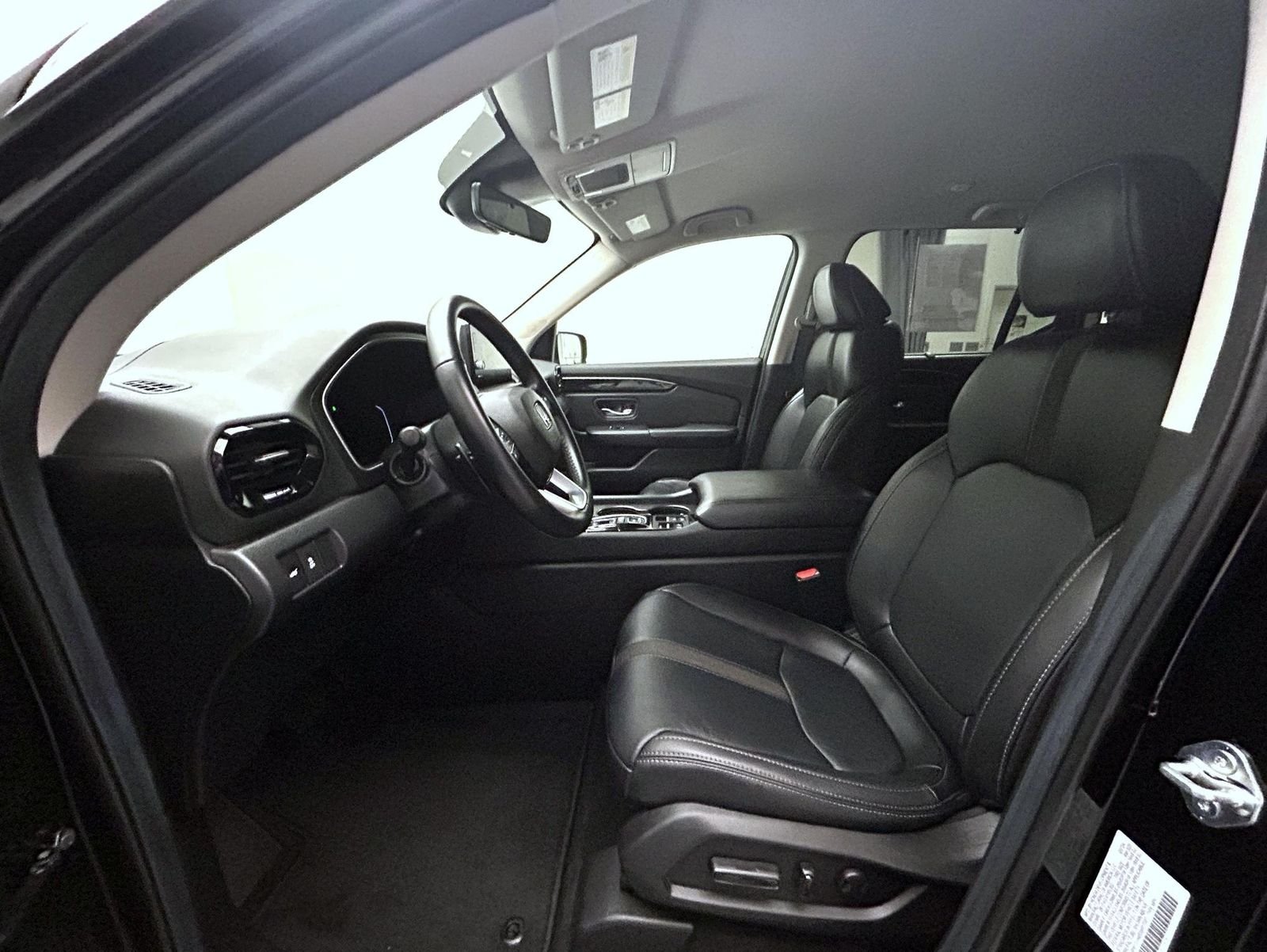 Used 2025 Black Honda EX-L image 10
