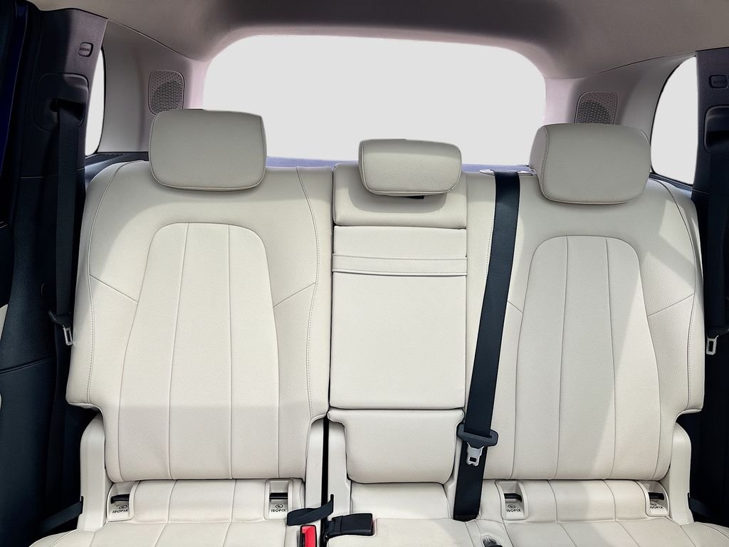 Used 2023 Galaxy Blue Metallic Mercedes-Benz GLB 250 image 19