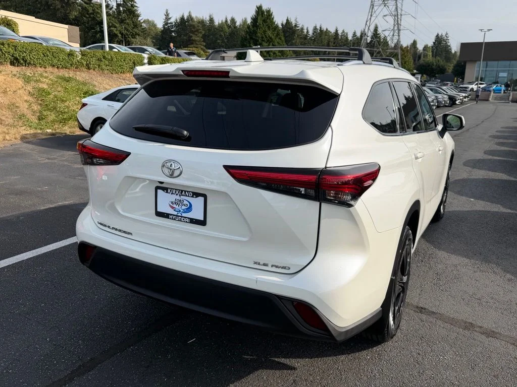 Used 2021 Blizzard Pearl Toyota XLE image 7