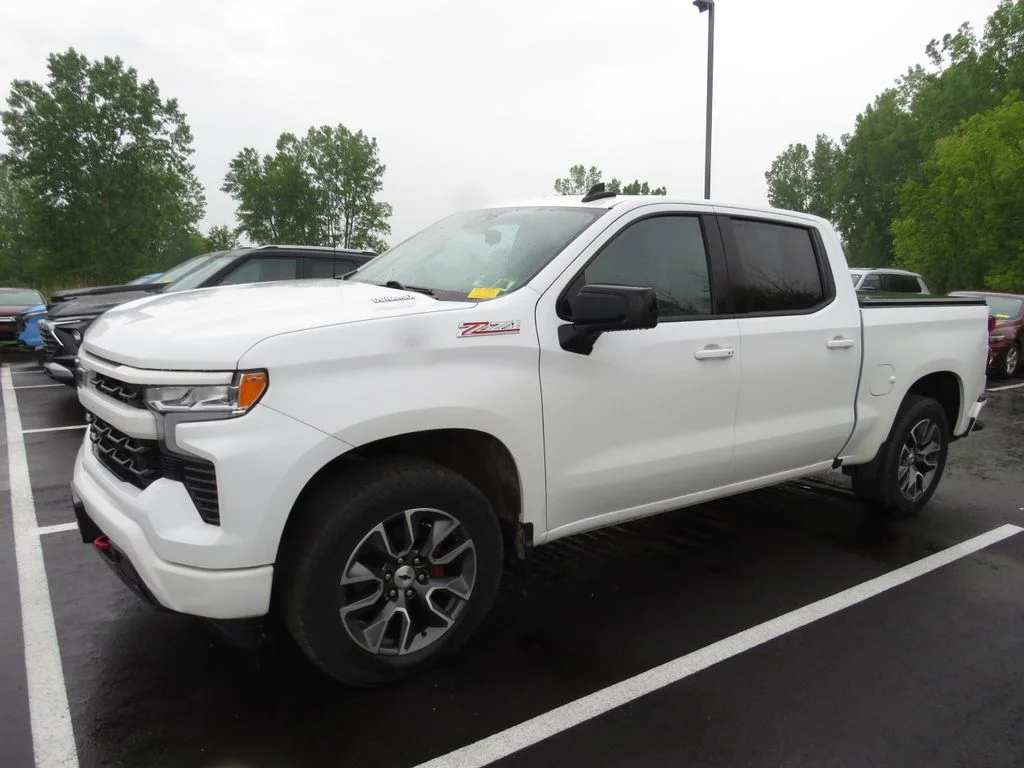 Used 2023 White Chevrolet RST image 10
