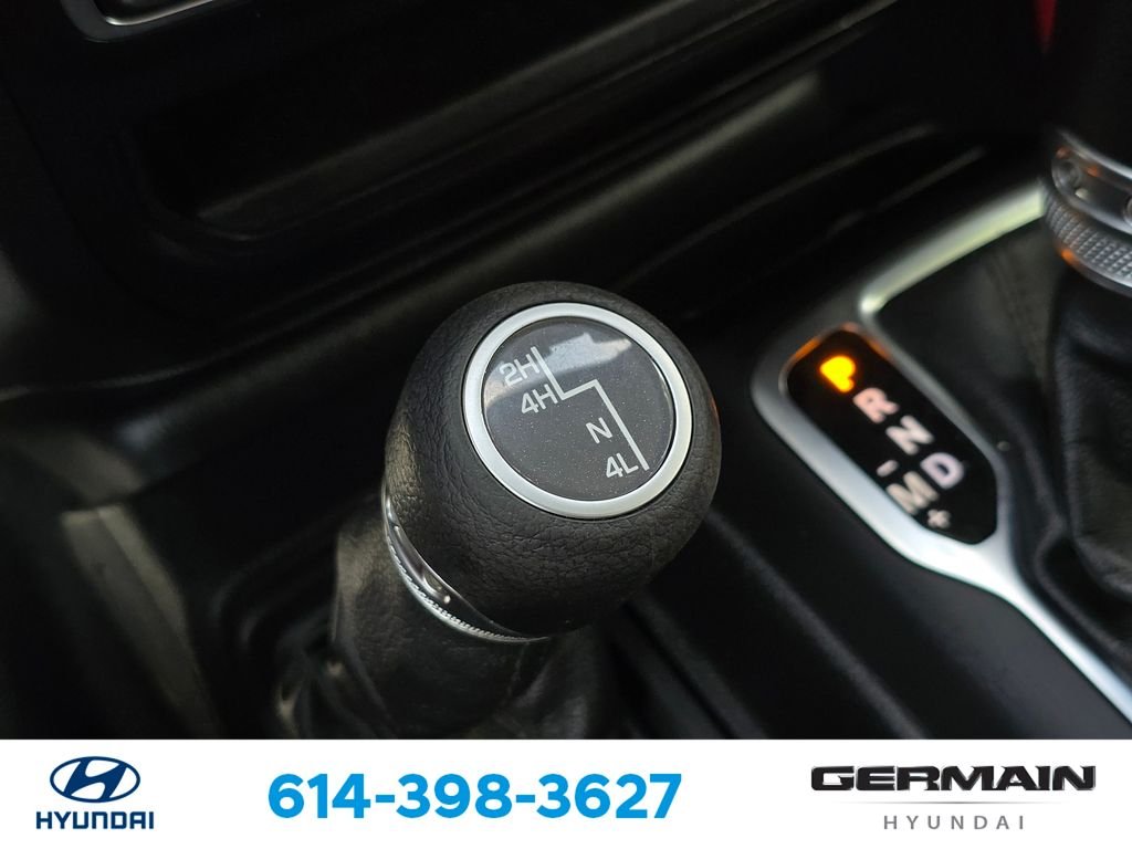 Used 2020 Silver Jeep Sport image 33