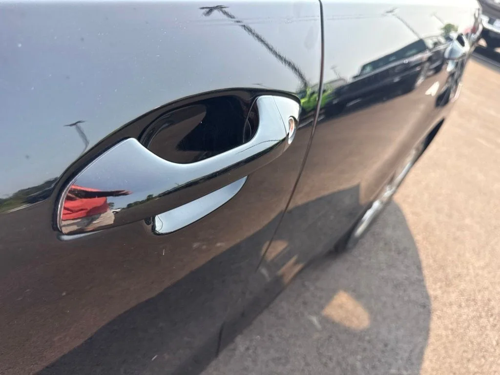 Used 2020 Black Kia LX image 9