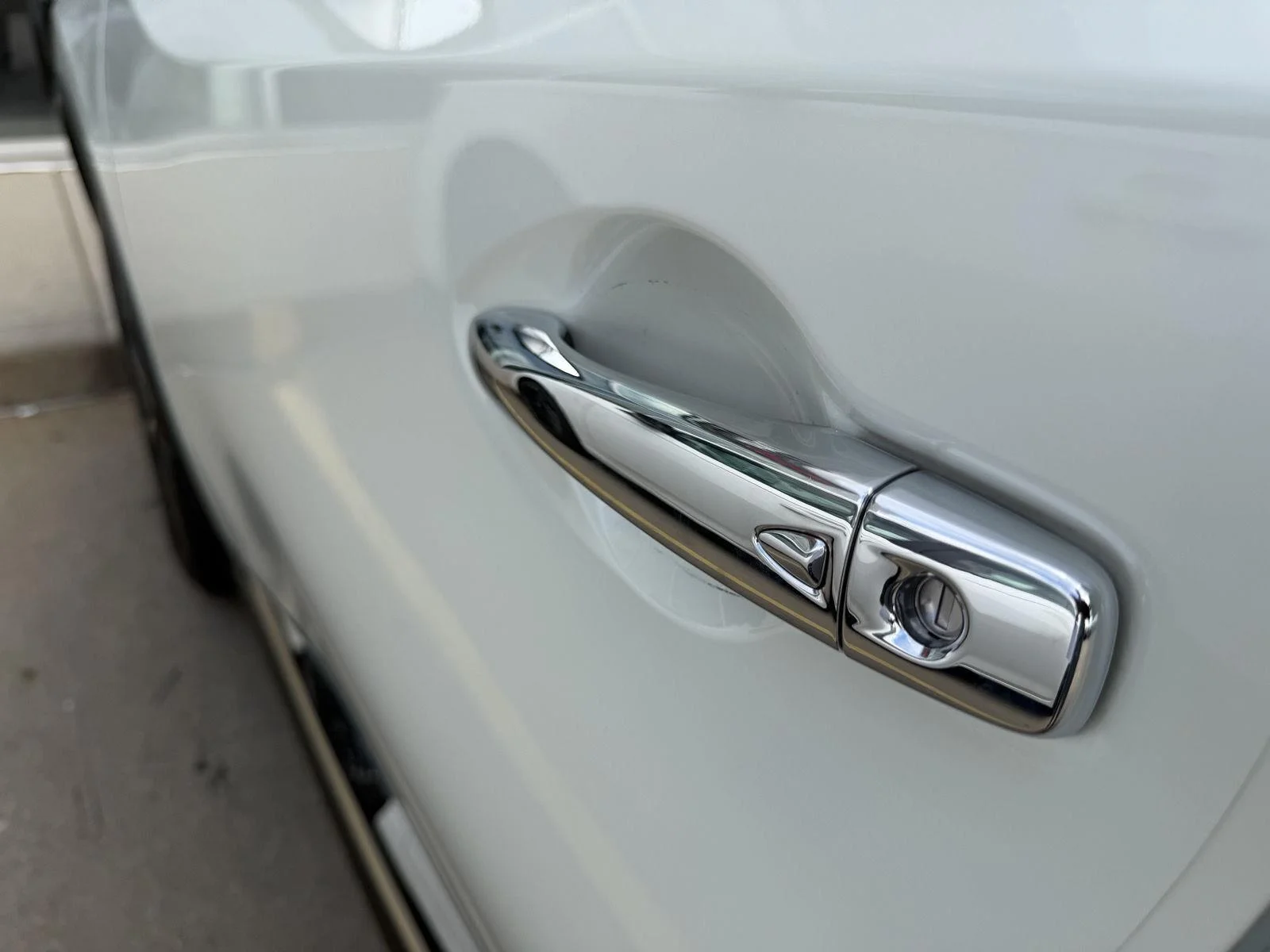 Certified Used 2023 Pearl White Tricoat Nissan SL image 2