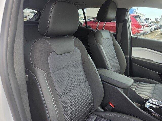 Used 2024 Summit White Chevrolet LT image 27