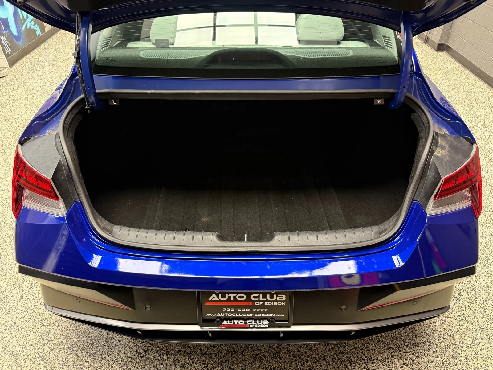 Used 2024 Intense Blue Pearl (yp5) Hyundai Limited image 28