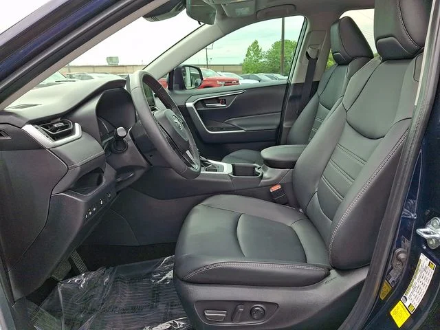 Used 2025 Blue Toyota XLE Premium image 14