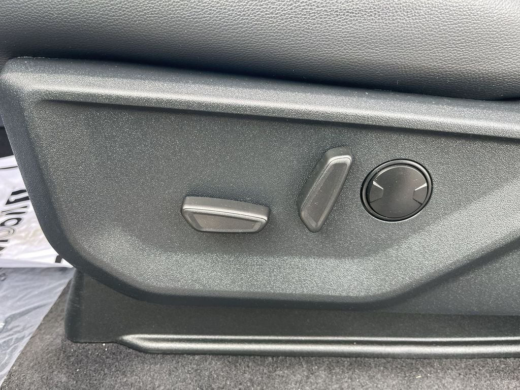 Used 2025 Black Ford Lariat image 12