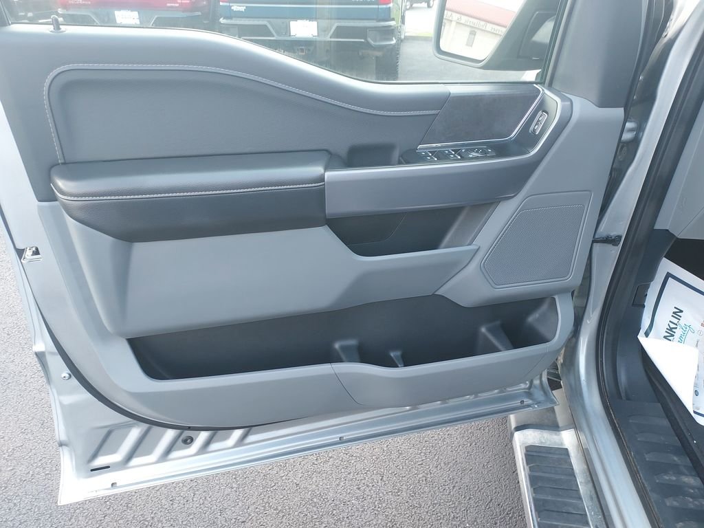 Used 2025 Silver Ford XLT image 12