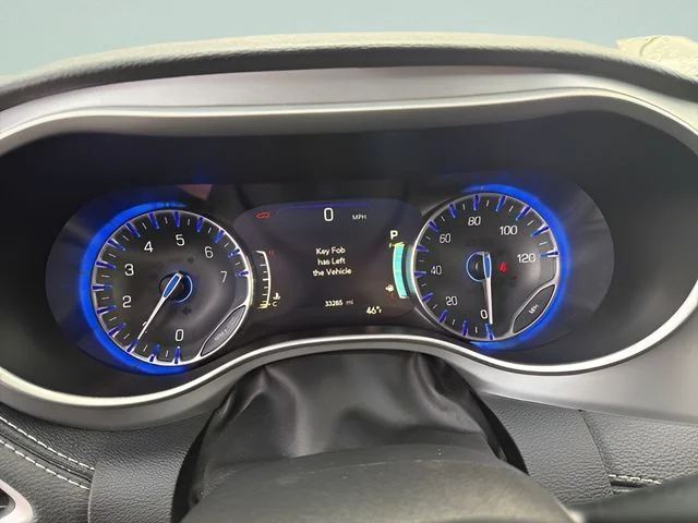 2023 Chrysler Pacifica Touring L - Photo 9