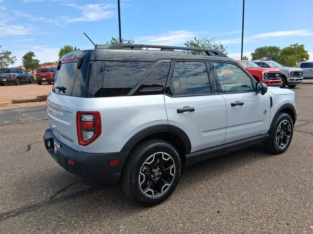 New 2026 Space White Metallic Ford Outer Banks® image 5