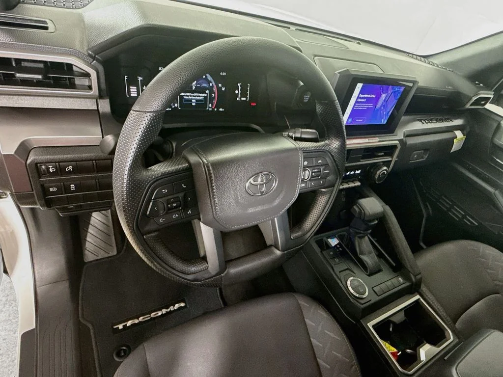 Used 2025 Ice Cap Toyota SR5 image 10