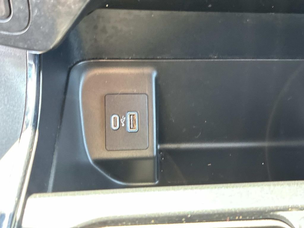 Used 2023 Black Ford XLT image 27