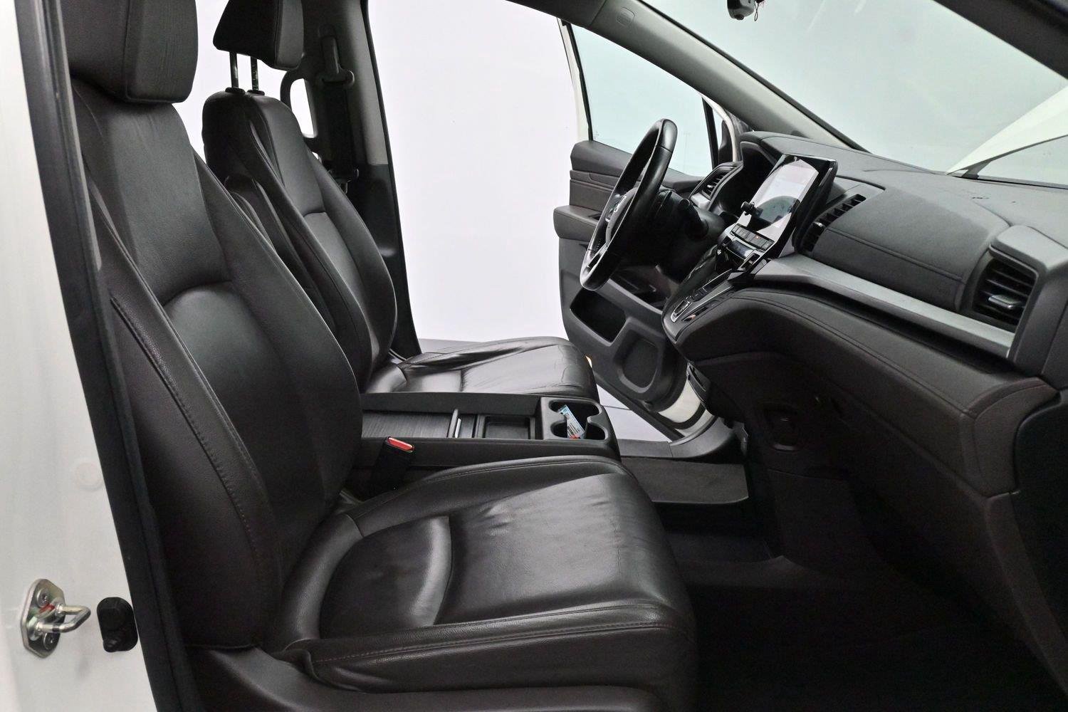 Used 2019 White Diamond Pearl Honda Touring image 36