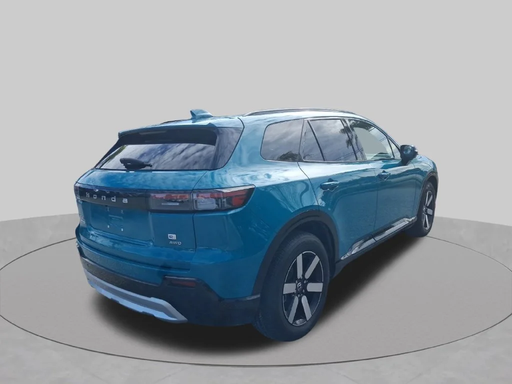 Used 2024  Honda Touring image 7