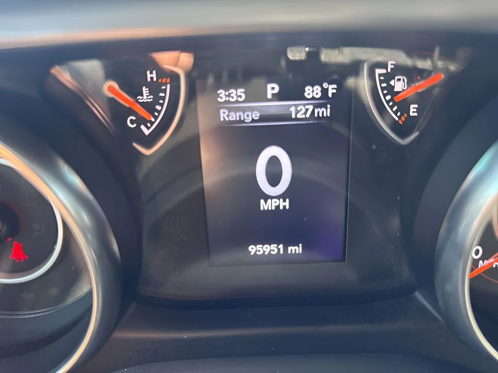 Used 2022 Silver Jeep Sport S image 22