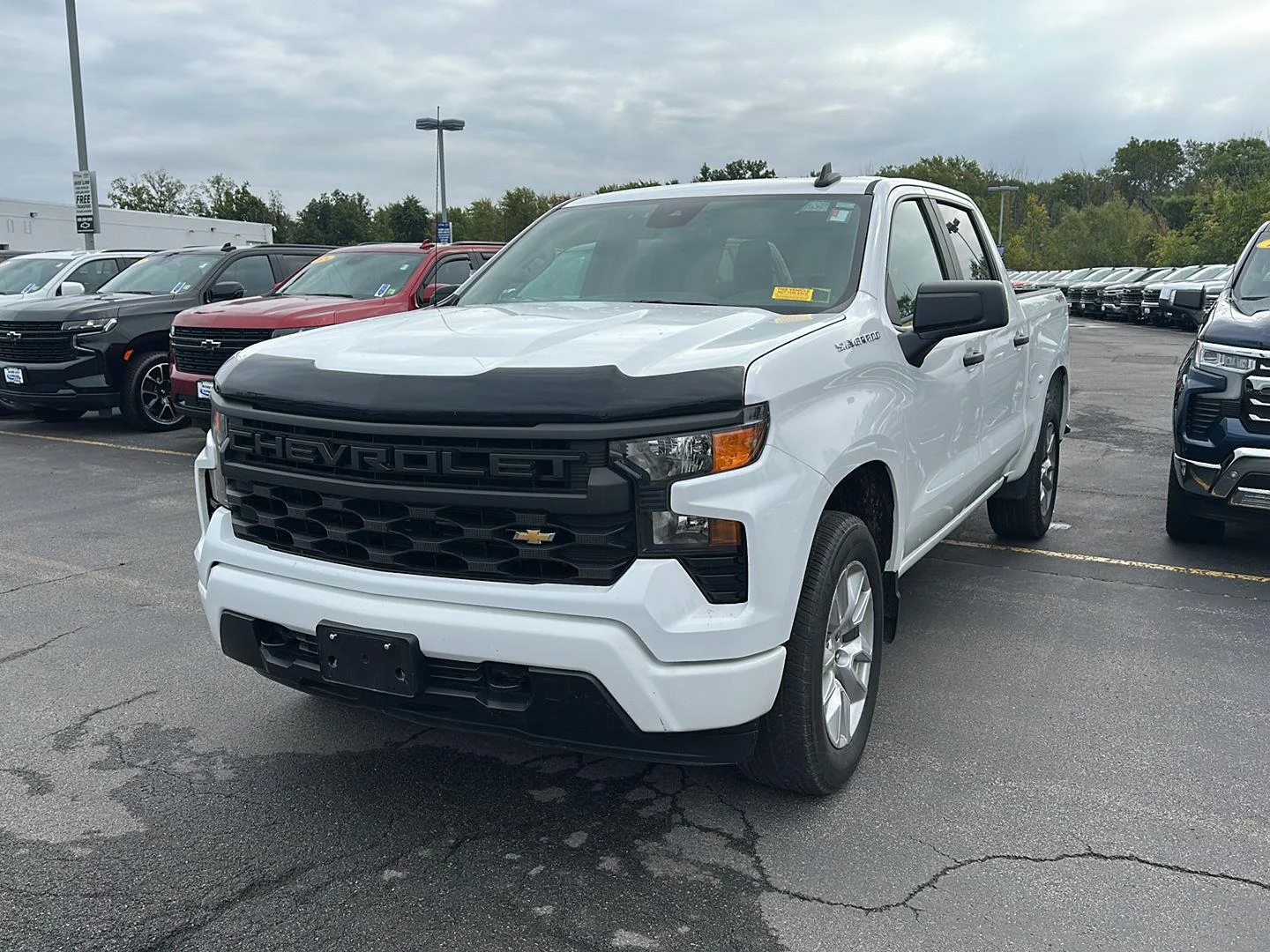 Used 2022 SUMMIT WHITE Chevrolet Custom image 5