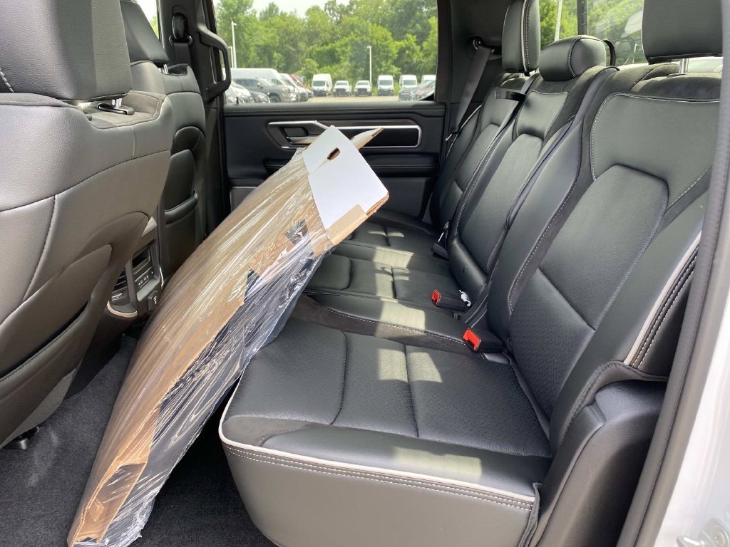 New 2026 Bright White Clear-Coat Exterior Paint Ram Laramie image 7