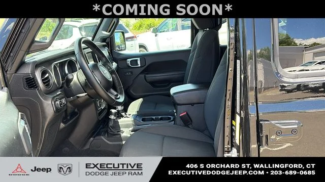Used 2022 Black Jeep Sport image 9