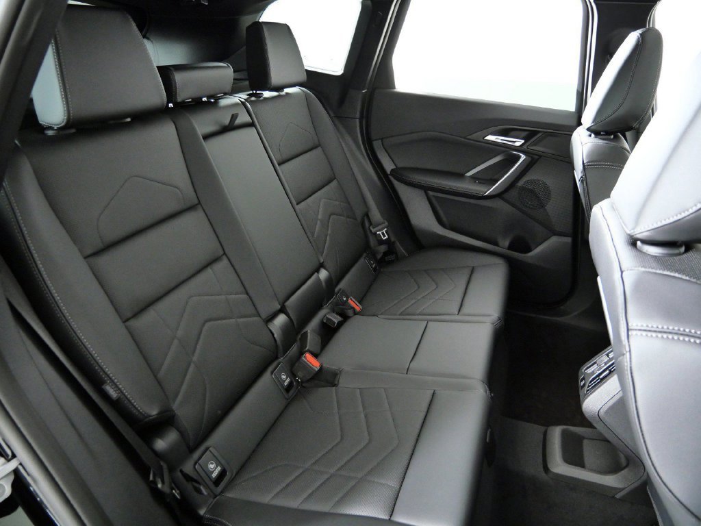 Used 2026 Jet Black BMW xDrive28i image 26