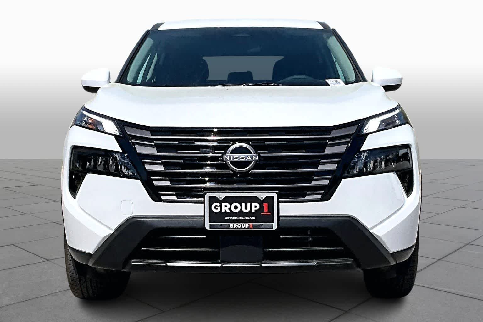 New 2026 Everest White Pearl TriCoat Nissan SV image 3