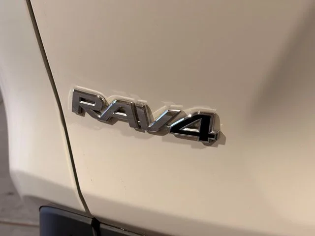 Used 2020 Super White Toyota XLE image 7
