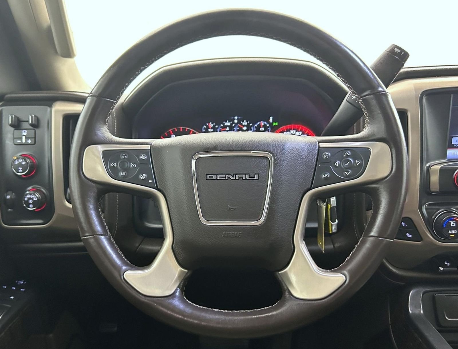 Used 2015 Black GMC Denali image 11