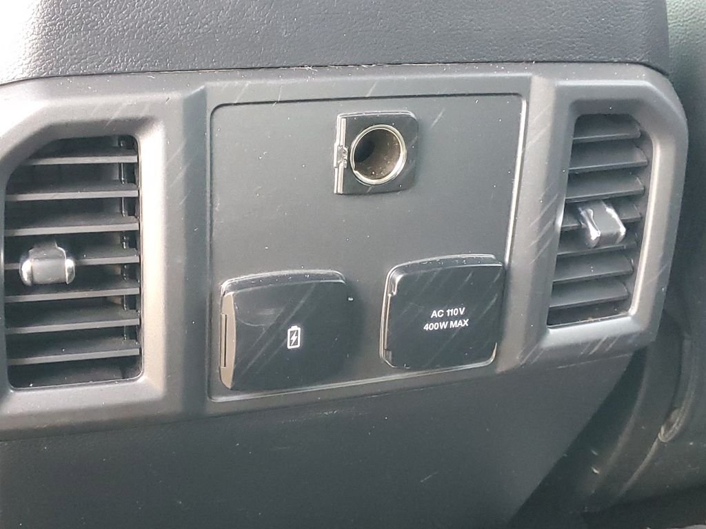 Used 2019 Black Metallic Ford XLT image 13