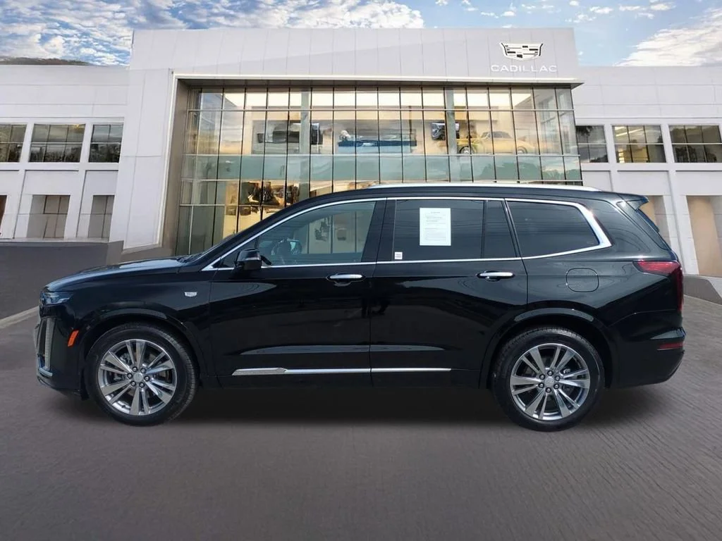 Used 2025 Stellar Black Metallic Cadillac Premium Luxury image 8
