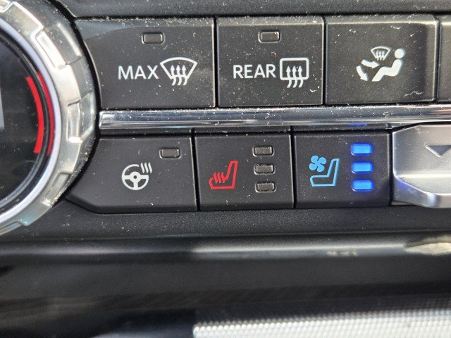 Used 2021 White Ford XL image 33