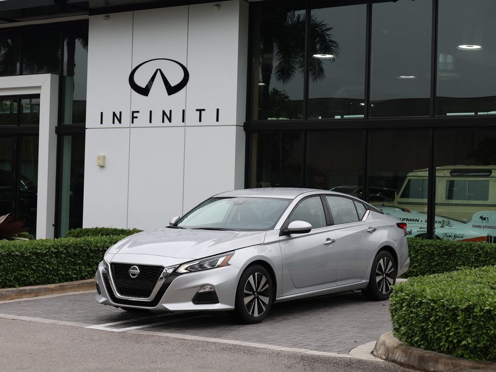2022 Nissan Altima SV