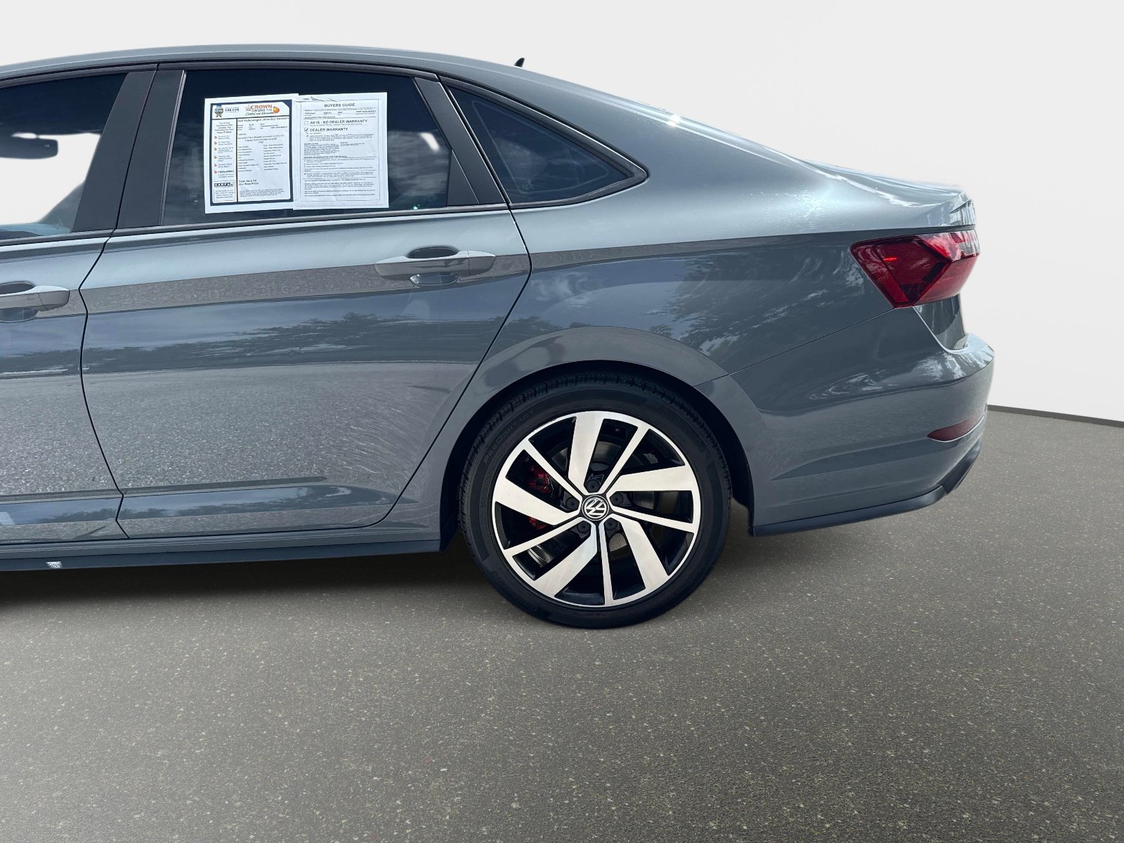 Used 2019 Platinum Gray Metallic Volkswagen R-Line image 9