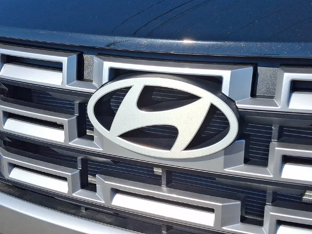 New 2027 Black Hyundai SE image 19