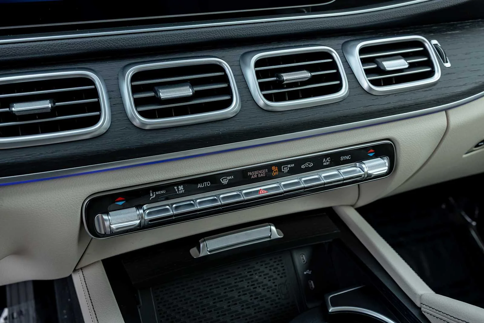 New 2026 Obsidian Black Metallic Mercedes-Benz GLE 450 image 16