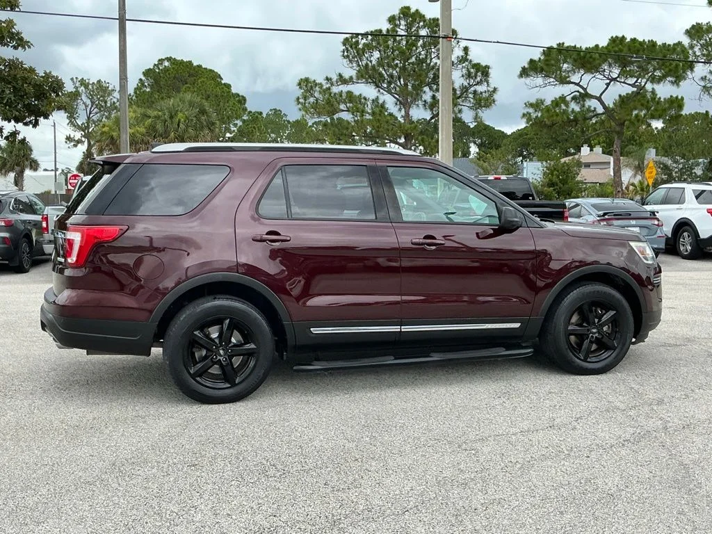 Used 2018 Red Ford XLT image 19