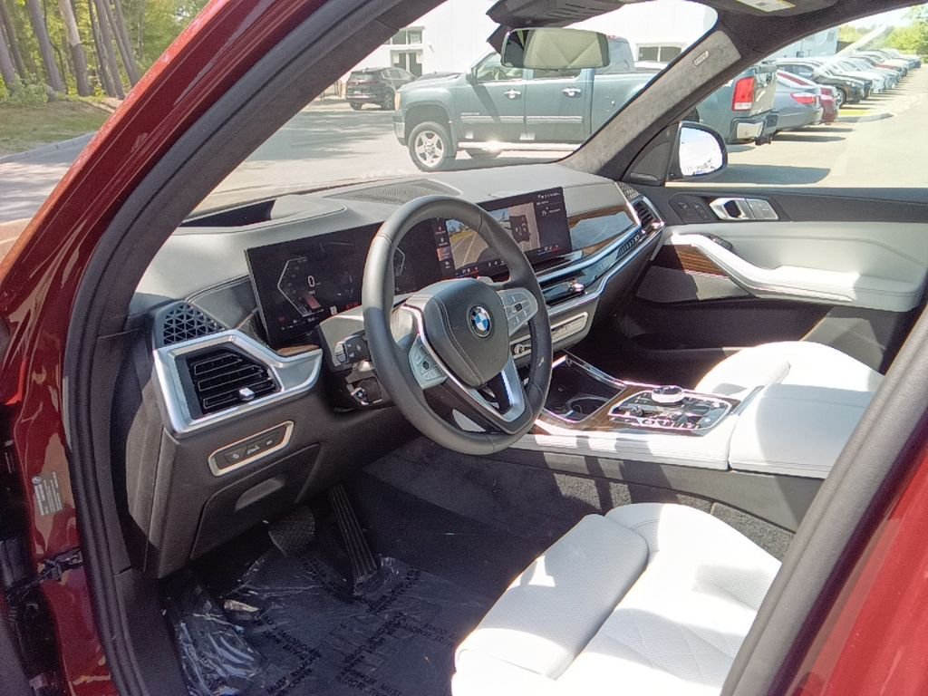 Used 2026 Aventurin Red Metallic BMW xDrive40i image 11