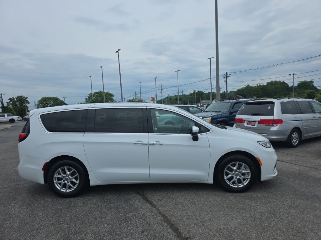 Used 2023 White Chrysler Touring L image 3