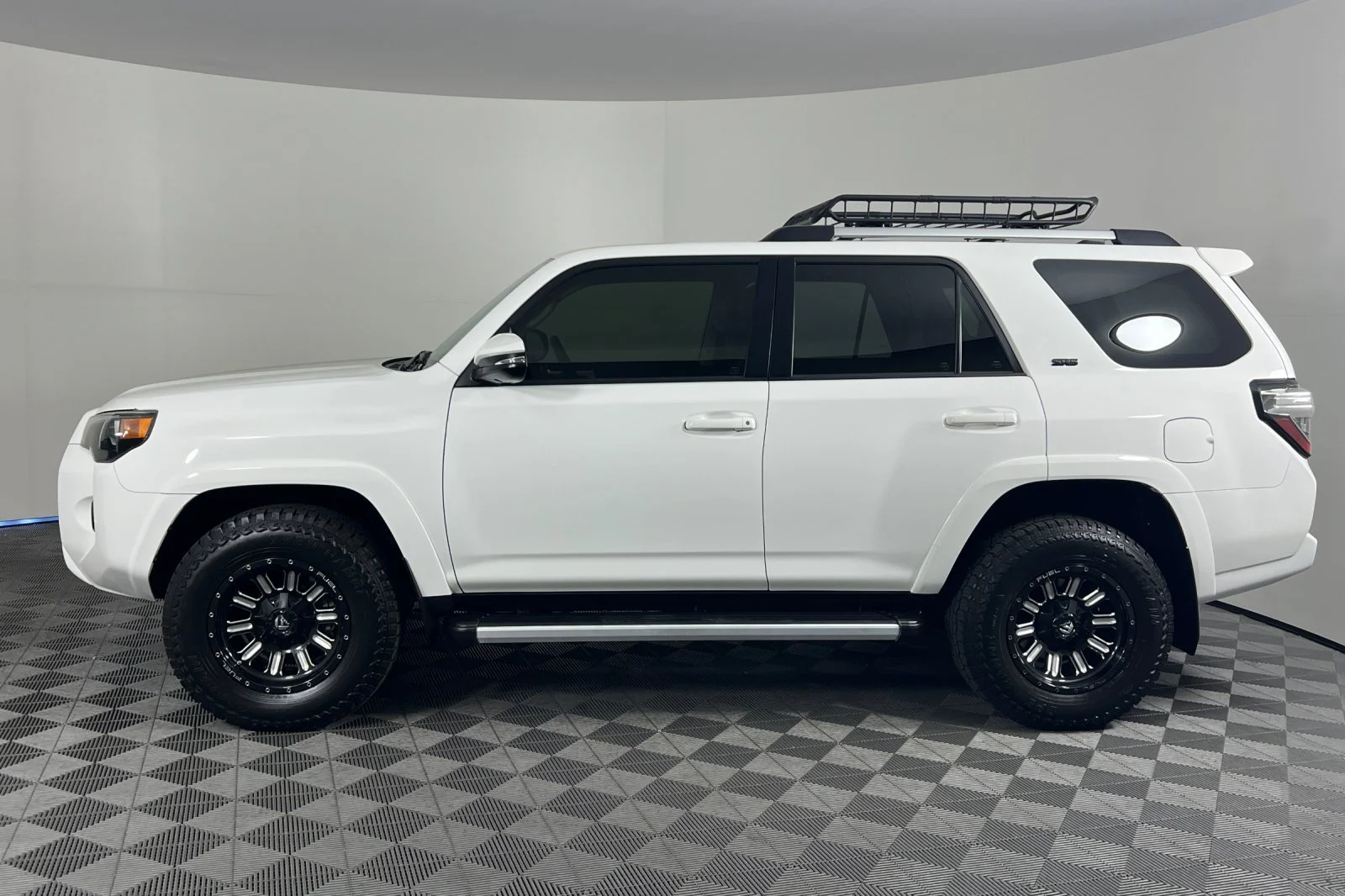 Used 2020 Super White Toyota SR5 Premium image 6