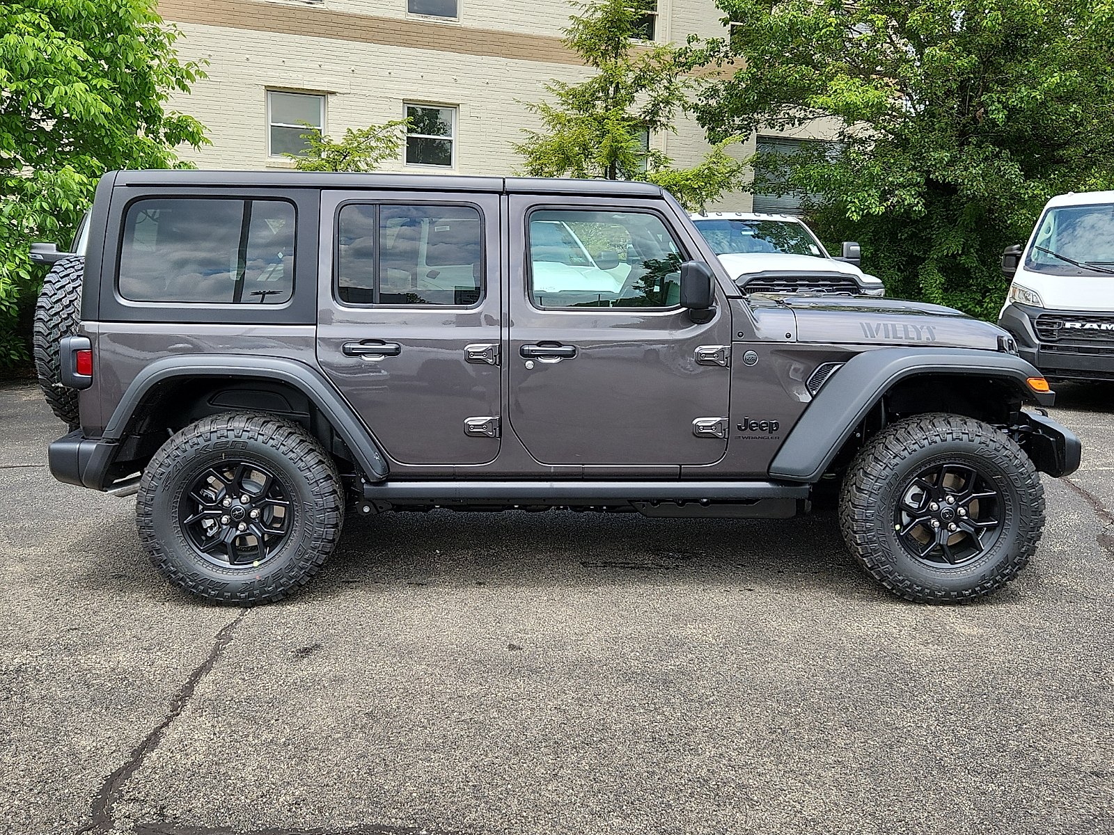 New 2026 Granite Crystal Metallic Clear-Coat Exterior Paint Jeep Willys image 7