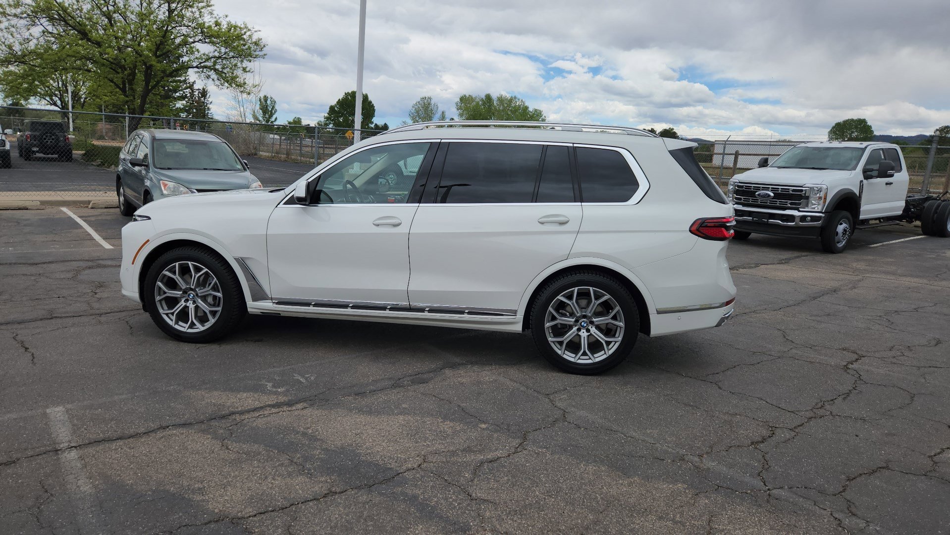 Used 2025 Alpine White BMW xDrive40i image 7