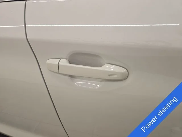 Used 2022 Crystal White Pearl Subaru Limited image 8