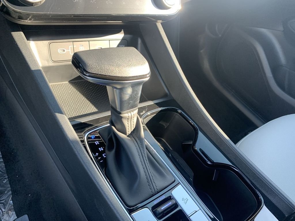 New 2026 White Hyundai SEL image 20