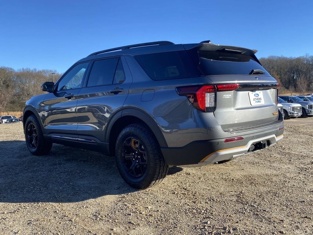 New 2026 Carbonized Gray Metallic Ford Tremor® image 5