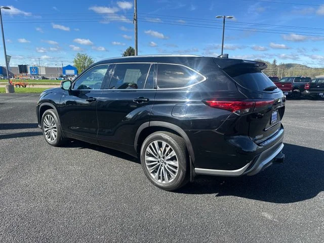 Used 2021 Black Toyota Platinum image 5