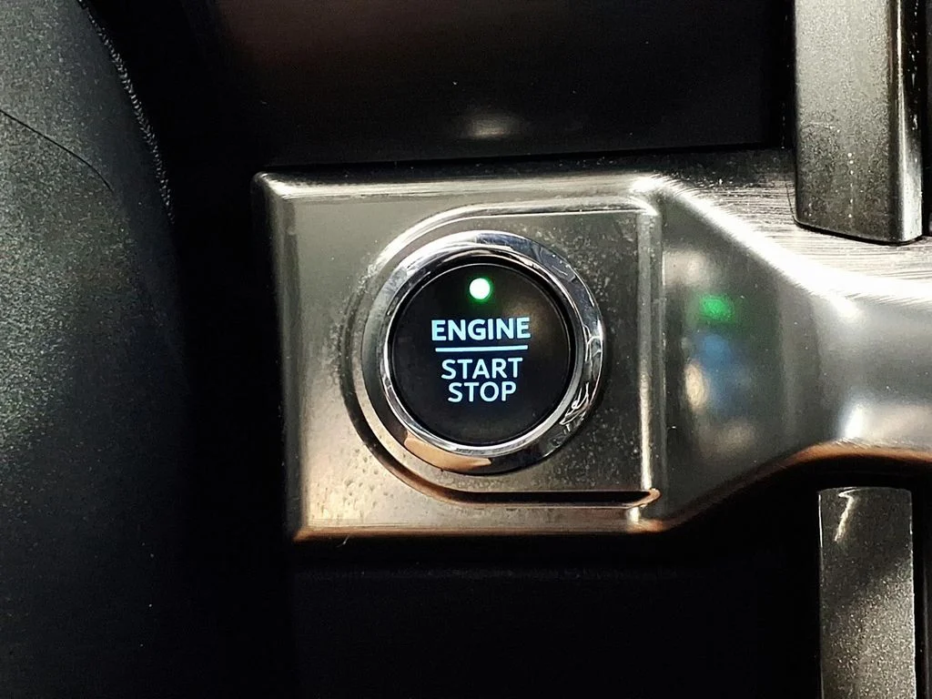 Used 2021 White Ford Lariat image 16