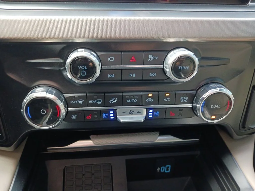 Used 2025 Black Ford Platinum image 25