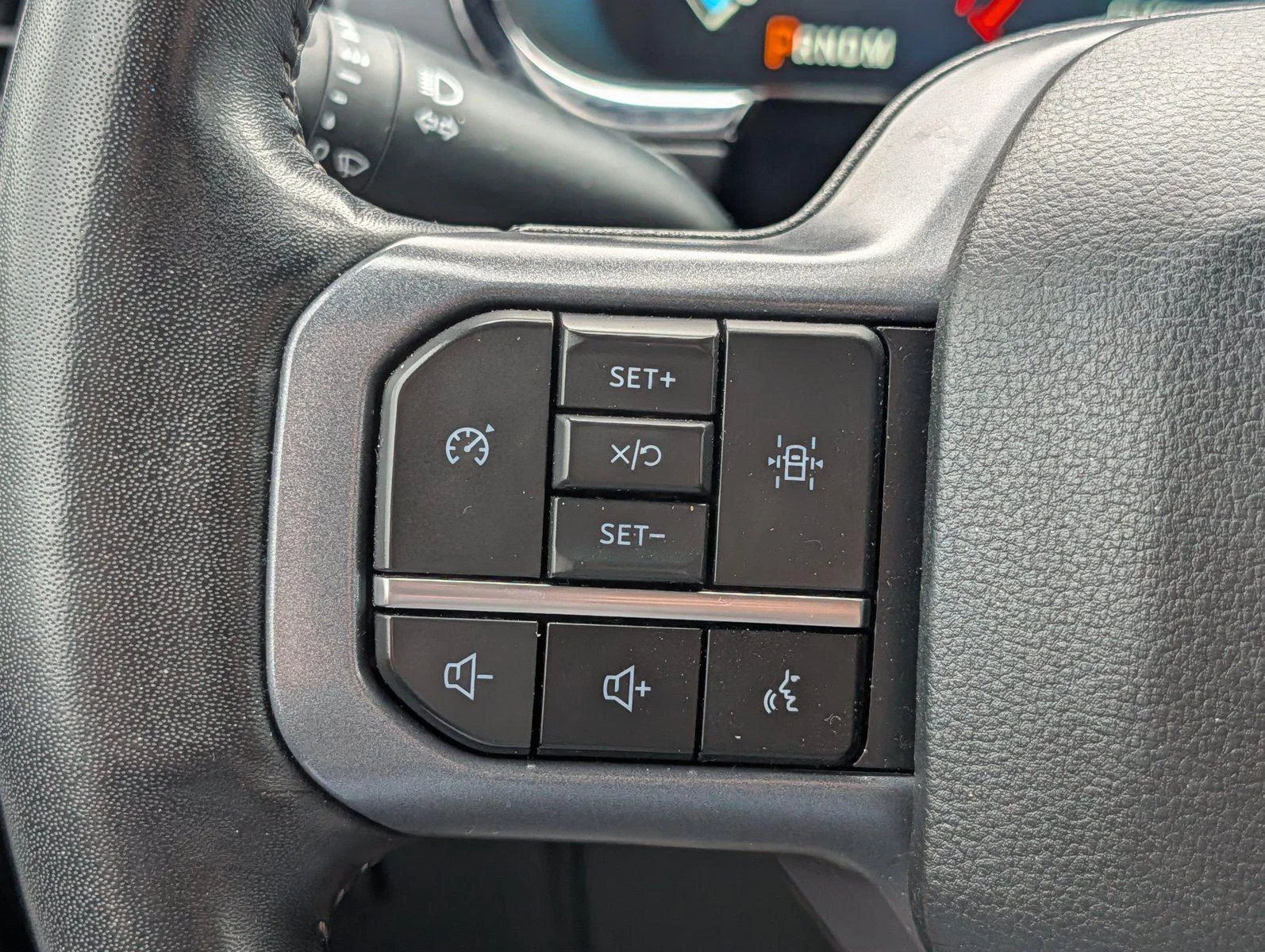 Used 2023 Carbonized Gray Ford LARIAT image 25